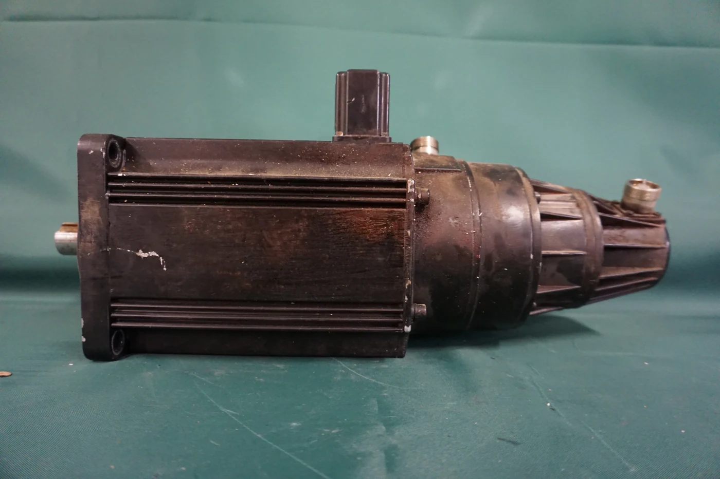 Litco MAC093A-0-PS-4-C/130-A-0/WI518LV/S001 motor from the Finale inventory photo collection